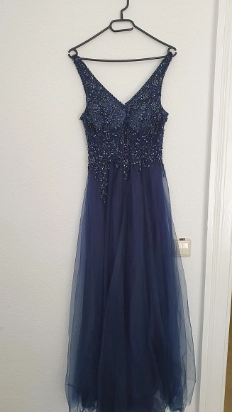 blaues Abendkleid&nbsp;&copy;&nbsp;Stadt Werneuchen
