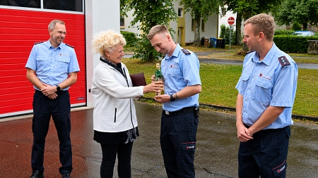 Leichtbauhalle für die Freiwillige Feuerwehr offiziell übergeben Leichtbauhalle für die Freiwillige Feuerwehr offiziell übergeben © Stadt Werneuchen